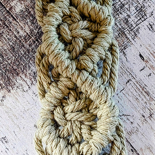 Handgeknüpfter Makramee Schlüsselanhänger "Herzknoten" | Boho-Accessoire & Talisman