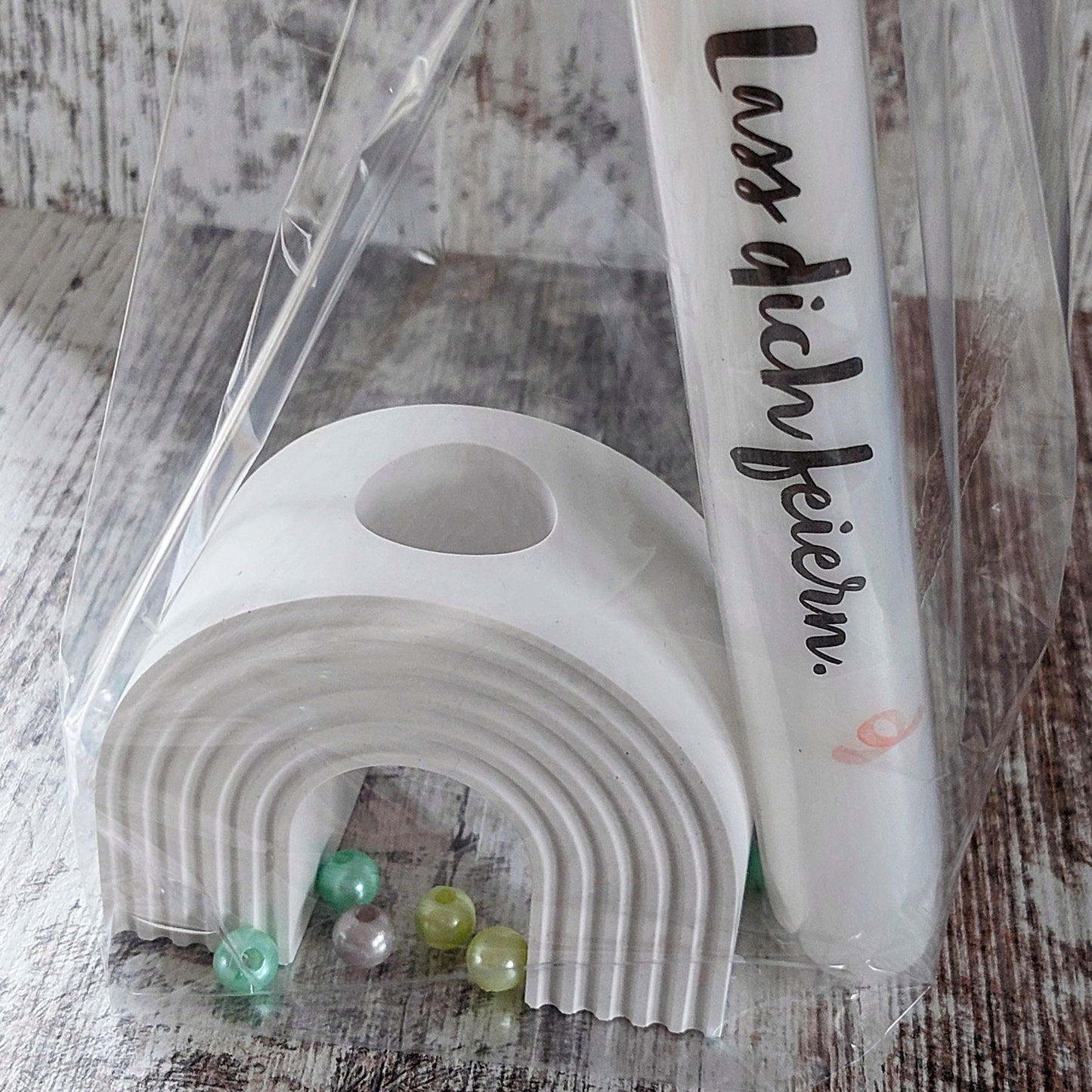 Zauberhaftes Geschenkset: Handgegossener Regenbogen & Kerze mit liebevoller Botschaft