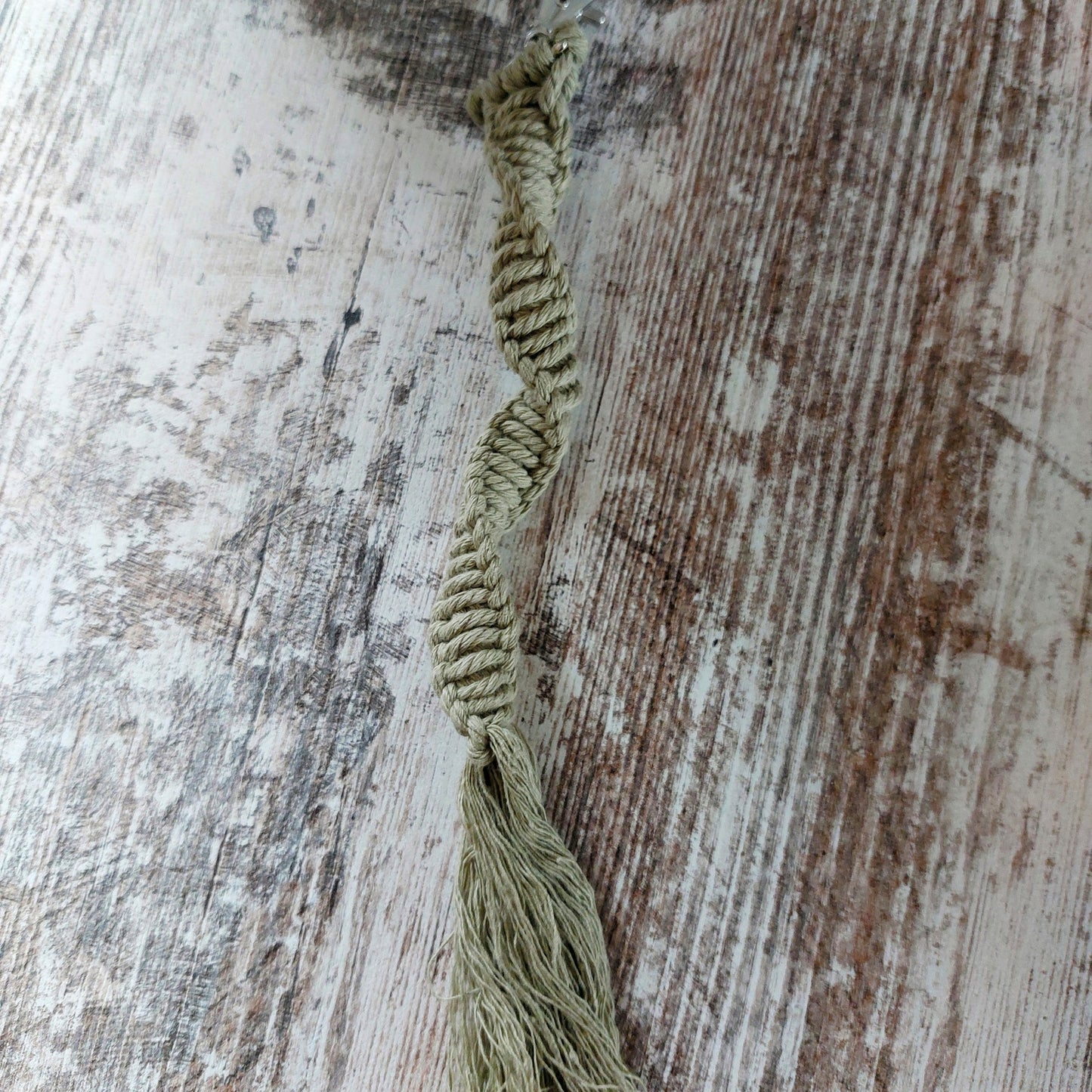 Handgeknüpfter Makramee Schlüsselanhänger "Spirale" | Dein Boho-Begleiter