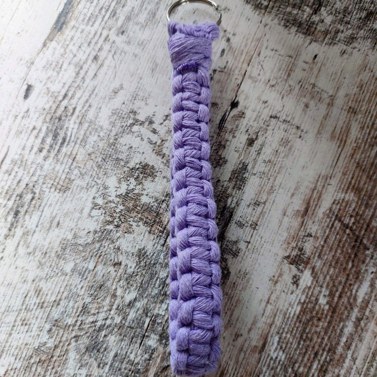 Wunderschöner handgefertigter Makramee-Schlüsselanhänger – Ein Hauch von Boho für deinen Alltag