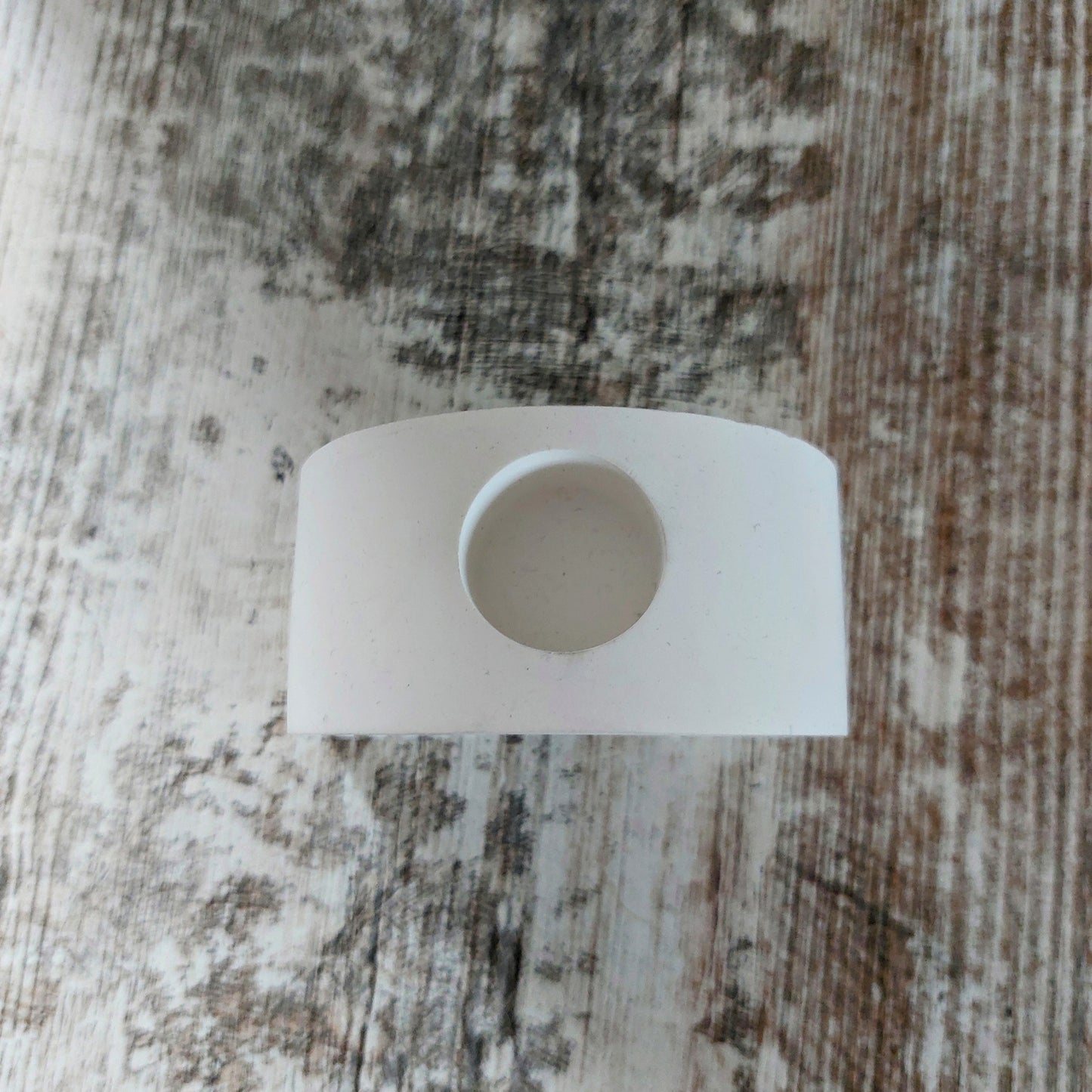 Handgegossener Kerzenständer "Regenbogen" – Minimalistisches Design für dein Zuhause