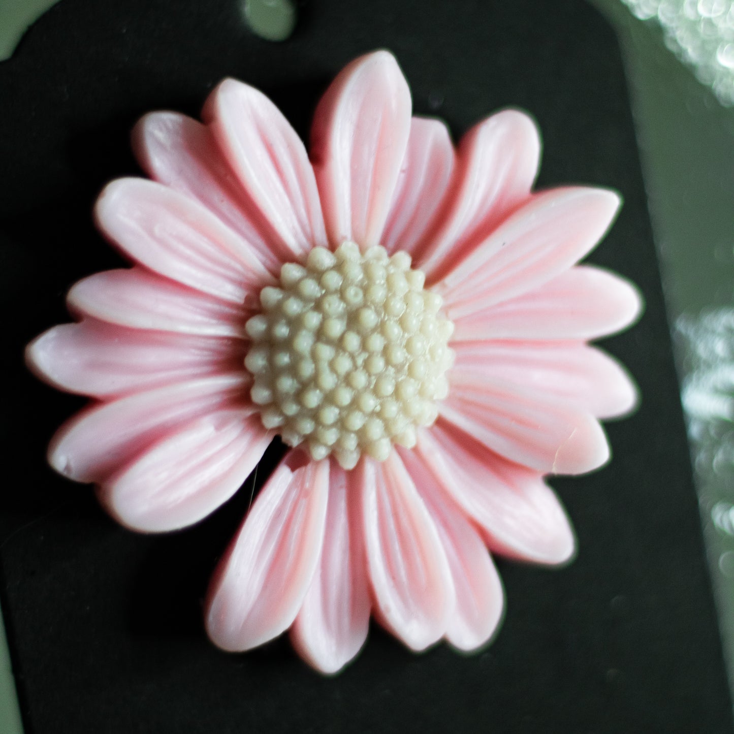 "Blühende Herzen" - Handgegossene Sojawachs-Blume mit inspirierendem Spruch