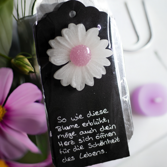 "Blühende Herzen" - Handgegossene Sojawachs-Blume mit inspirierendem Spruch