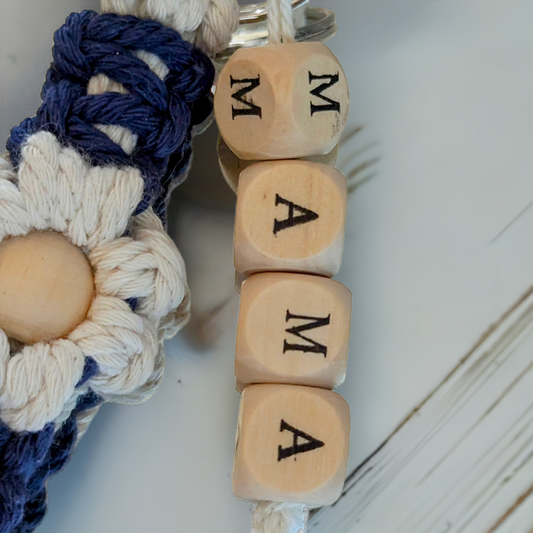 Ein Hauch von Handwerkskunst für Ihren Alltag: Der Makramee-Schlüsselanhänger