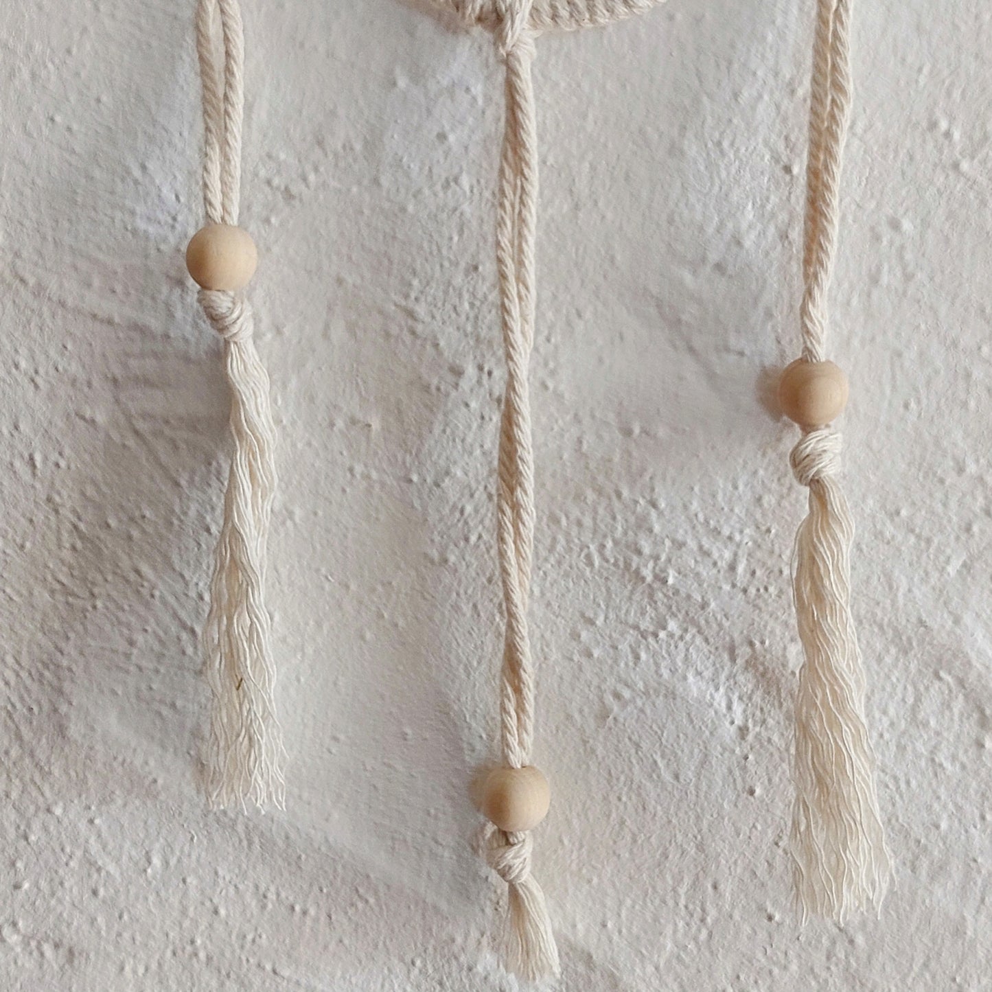 Mini Makramee Traumfänger "Süße Träume Duo" – Handgeknüpfte Herzensstücke für Ihr Zuhause