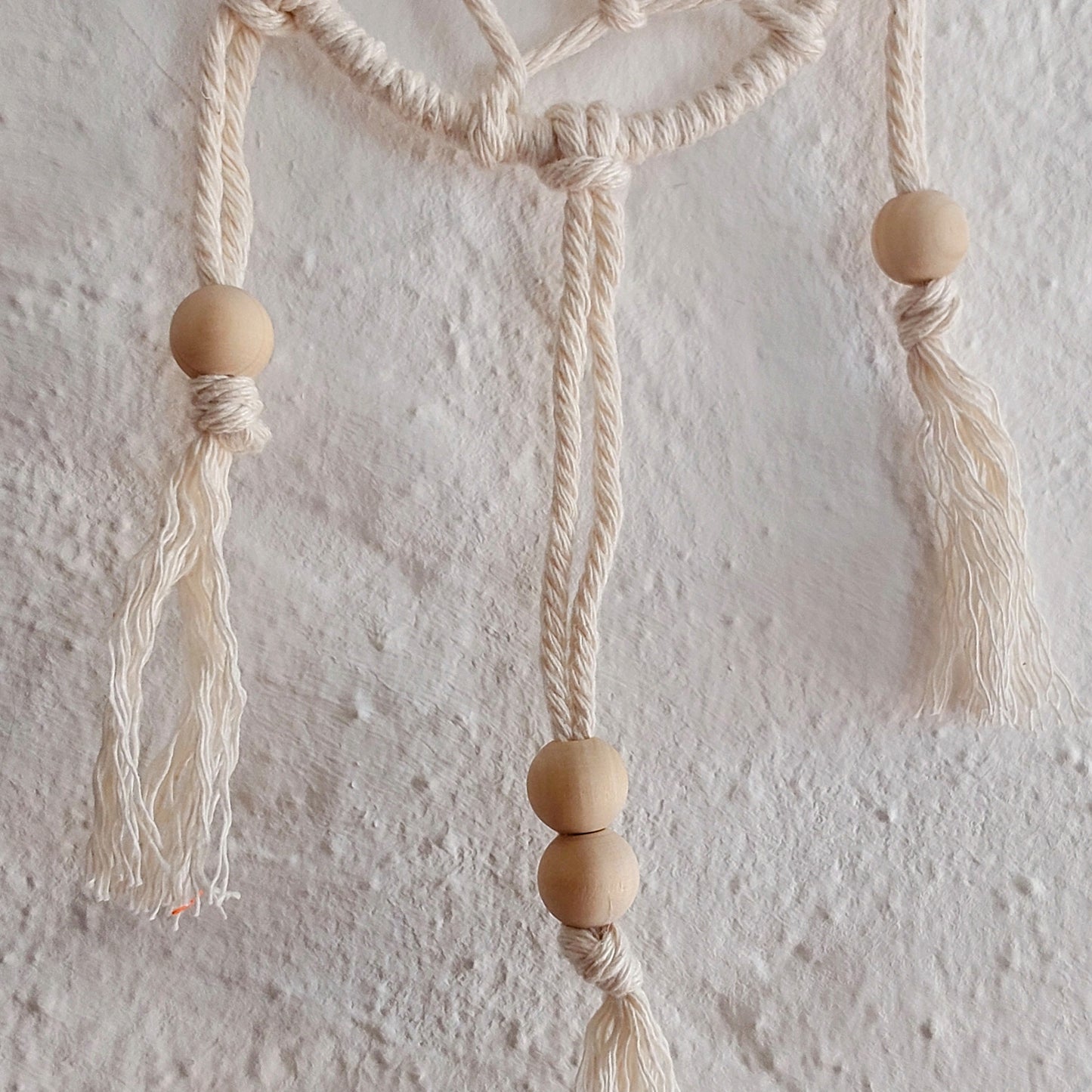 Mini Makramee Traumfänger "Süße Träume Duo" – Handgeknüpfte Herzensstücke für Ihr Zuhause