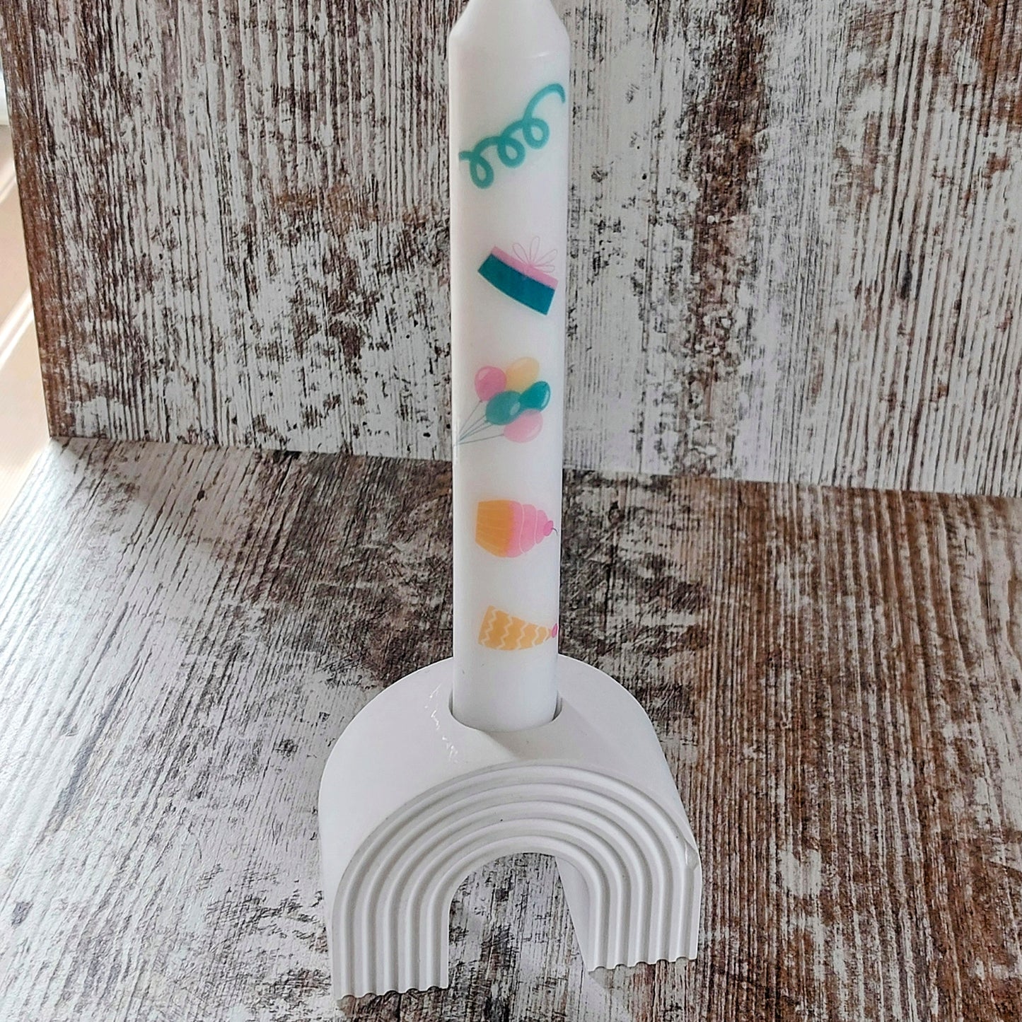 Handgegossener Kerzenständer "Regenbogen" – Minimalistisches Design für dein Zuhause