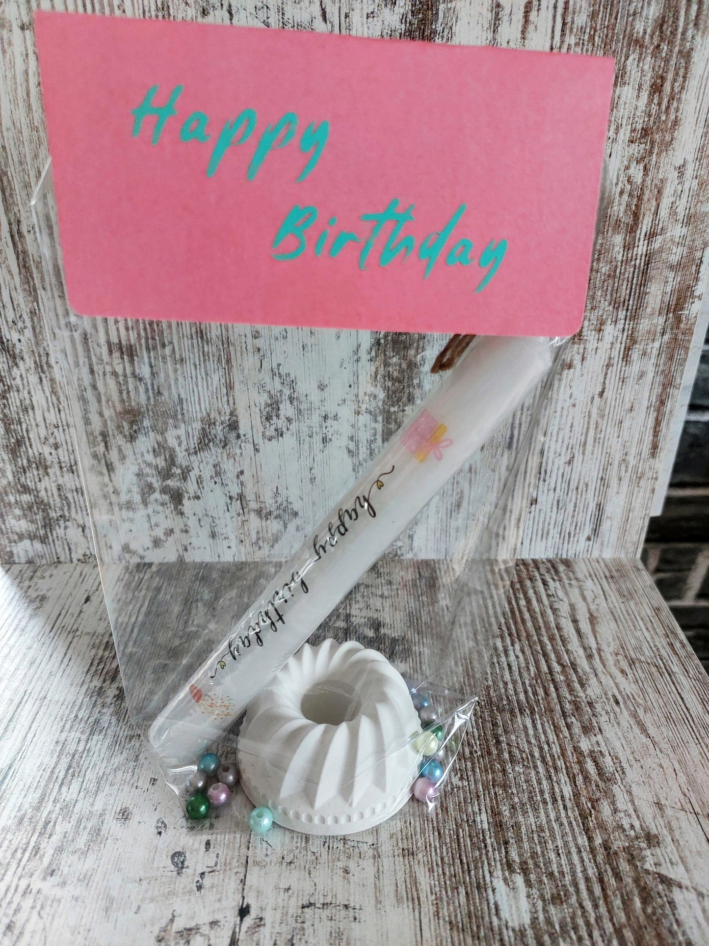 Handgemachtes Geburtstagsset "Kleine Freude": Kerzenständer Gugelhupf & Happy Birthday Kerze – Dein Unikat von Herzensstücke by Sara
