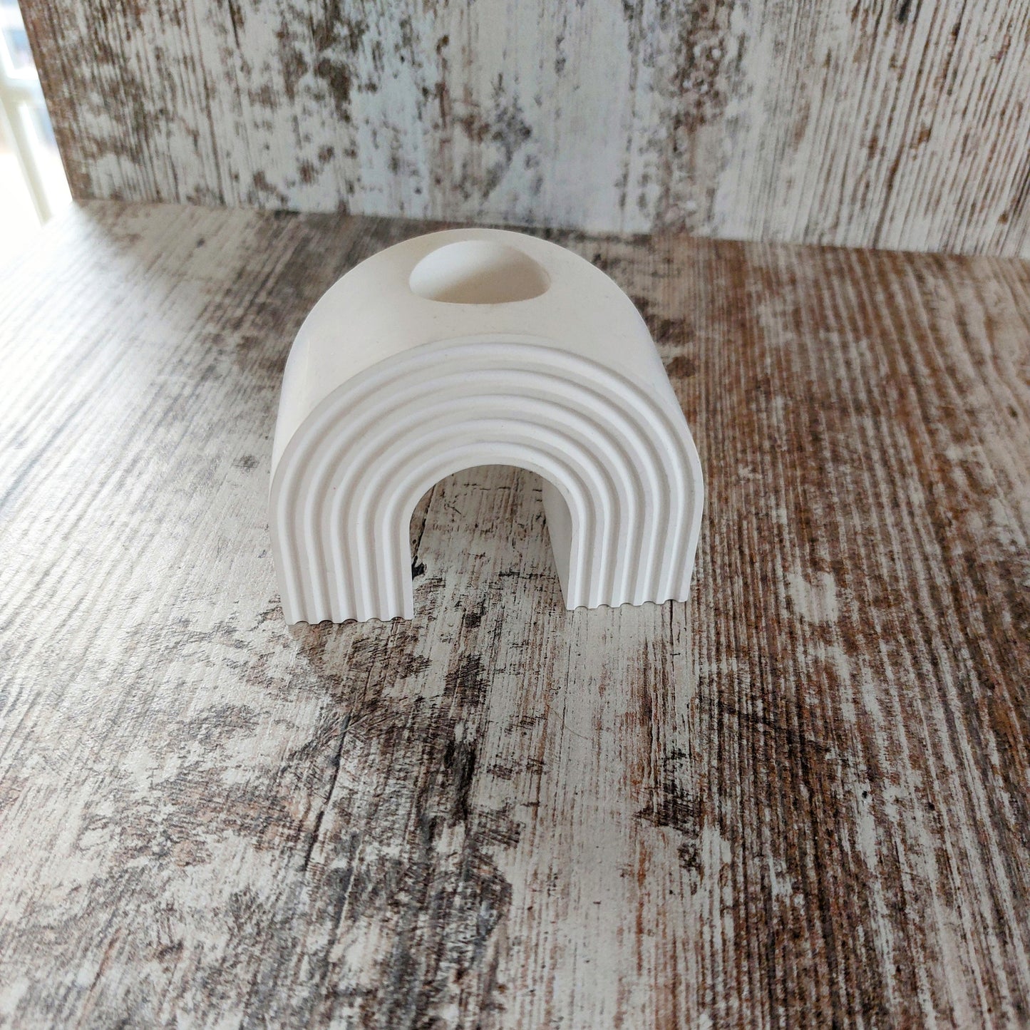 Handgegossener Kerzenständer "Regenbogen" – Minimalistisches Design für dein Zuhause