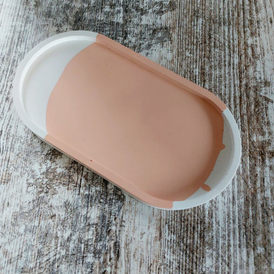 Ovales Dekotablett "Harmonie" – Zweifarbig gegossener Blickfang