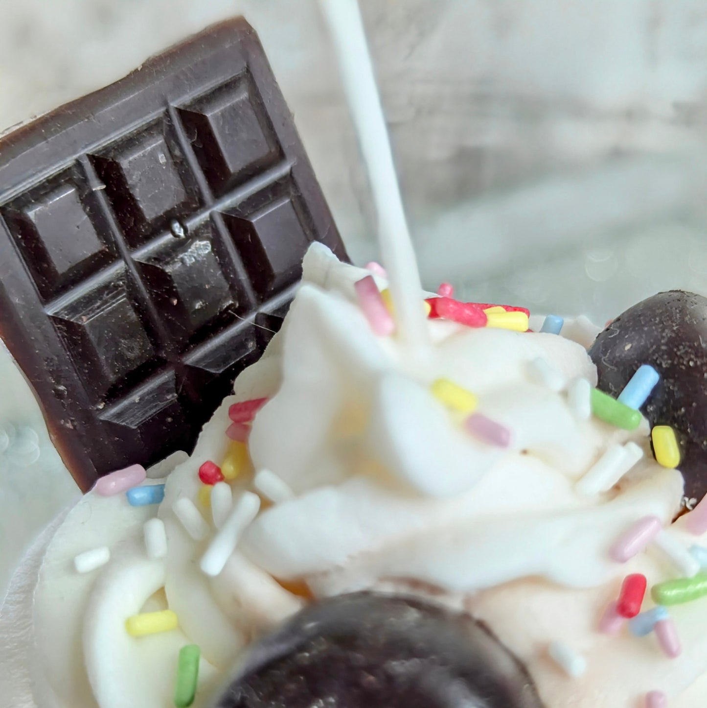 Naschen ohne Reue: Handgefertigter Cupcake aus Sojawachs