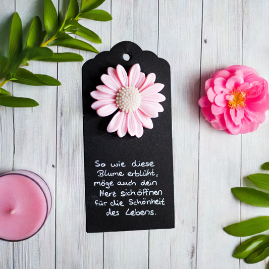 "Blühende Herzen" - Handgegossene Sojawachs-Blume mit inspirierendem Spruch